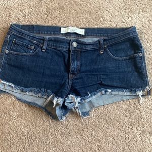 Abercrombie & Fitch low rise perfect stretch shorts.